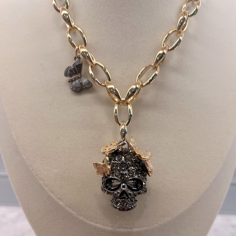 Betsey Johnson gold chain gunmetal skull Gasparilla rhinestone necklace NEW